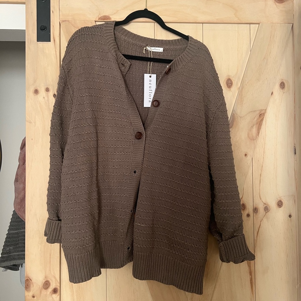 NWT Neuflora Cumberland Cardigan